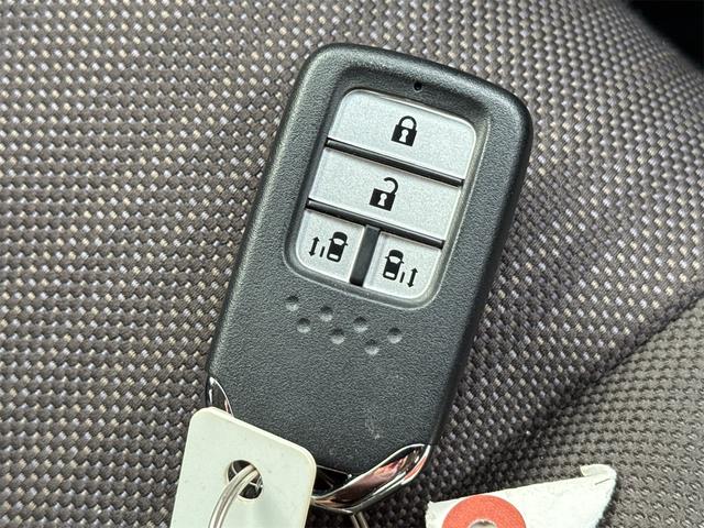 フリードハイブリッド ハイブリッド・Gホンダセンシング 4WD ドライブレコーダー ETC バックカメラ ナビ TV オートクルーズコントロール レーンアシスト 衝突被害軽減システム 両側電動スライドドア オートライト LEDヘッドランプ スマートキー(60枚目)