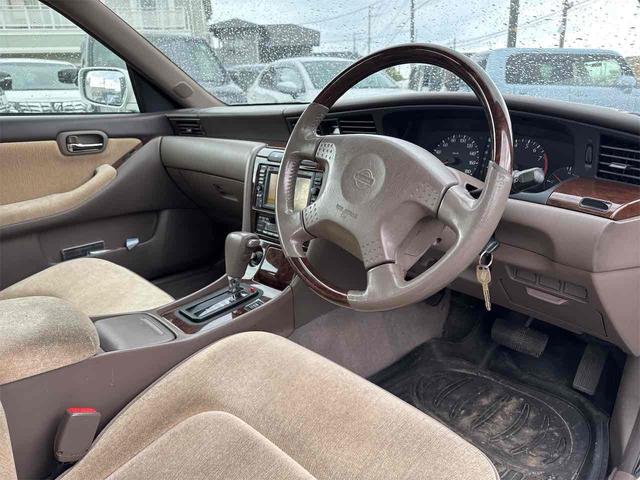 ローレル メダリスト　セレンシア　ＮＡＶＩエディション　フルノーマル車　タイミングベルト交換渡　オートライト　キーレスエントリー　電動格納ミラー　パワーシート　ＣＤ　ミュージックプレイヤー接続可　衝突安全ボディ　ＡＢＳ　エアコン　パワーステアリング（38枚目）