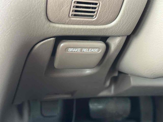 ローレル メダリスト　セレンシア　ＮＡＶＩエディション　フルノーマル車　タイミングベルト交換渡　オートライト　キーレスエントリー　電動格納ミラー　パワーシート　ＣＤ　ミュージックプレイヤー接続可　衝突安全ボディ　ＡＢＳ　エアコン　パワーステアリング（43枚目）