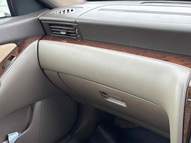 ローレル メダリスト　セレンシア　ＮＡＶＩエディション　フルノーマル車　タイミングベルト交換渡　オートライト　キーレスエントリー　電動格納ミラー　パワーシート　ＣＤ　ミュージックプレイヤー接続可　衝突安全ボディ　ＡＢＳ　エアコン　パワーステアリング（44枚目）