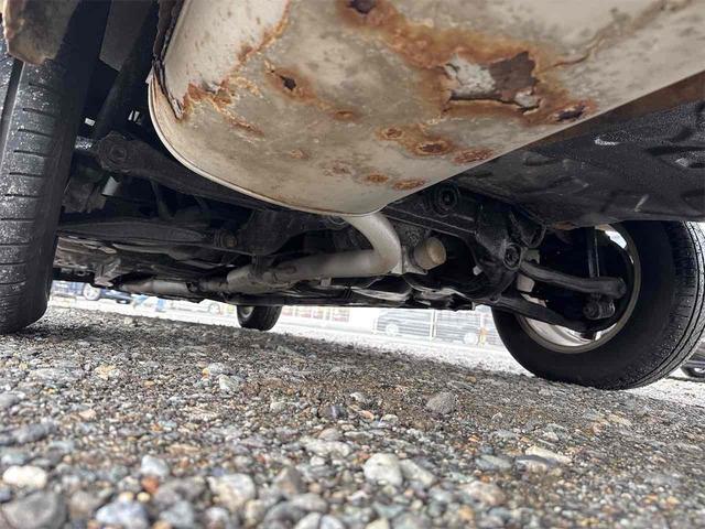 ローレル メダリスト　セレンシア　ＮＡＶＩエディション　フルノーマル車　タイミングベルト交換渡　オートライト　キーレスエントリー　電動格納ミラー　パワーシート　ＣＤ　ミュージックプレイヤー接続可　衝突安全ボディ　ＡＢＳ　エアコン　パワーステアリング（53枚目）