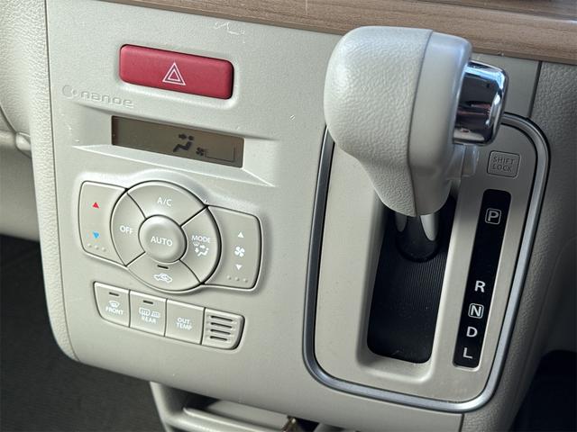 アルトラパン Ｘ　４ＷＤ　ＥＴＣ　全周囲カメラ　ナビ　ＴＶ　衝突被害軽減システム　オートライト　ＨＩＤ　スマートキー　アイドリングストップ　電動格納ミラー　シートヒーター　ベンチシート　ＣＶＴ　盗難防止システム　ＡＢＳ（13枚目）