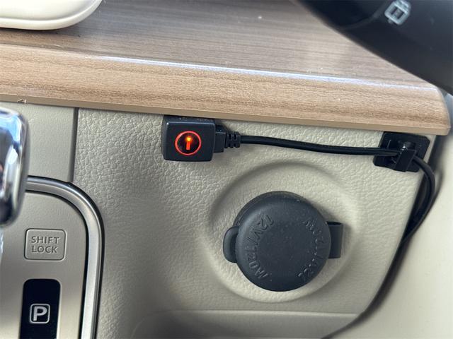 アルトラパン Ｘ　４ＷＤ　ＥＴＣ　全周囲カメラ　ナビ　ＴＶ　衝突被害軽減システム　オートライト　ＨＩＤ　スマートキー　アイドリングストップ　電動格納ミラー　シートヒーター　ベンチシート　ＣＶＴ　盗難防止システム　ＡＢＳ（50枚目）