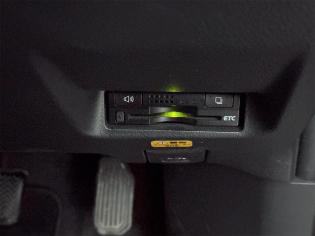 ウィッシュ １．８Ｓ　４ＷＤ　ドライブレコーダー　ＥＴＣ　バックカメラ　ナビ　ＴＶ　オートライト　ＨＩＤ　スマートキー　電動格納ミラー　３列シート　ＣＶＴ　アルミホイール　ＣＤ　ＤＶＤ再生　ミュージックプレイヤー接続可（11枚目）