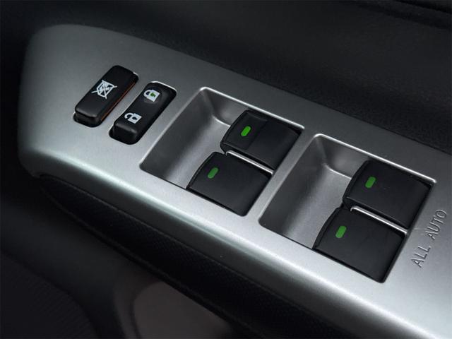 ウィッシュ １．８Ｓ　４ＷＤ　ドライブレコーダー　ＥＴＣ　バックカメラ　ナビ　ＴＶ　オートライト　ＨＩＤ　スマートキー　電動格納ミラー　３列シート　ＣＶＴ　アルミホイール　ＣＤ　ＤＶＤ再生　ミュージックプレイヤー接続可（45枚目）