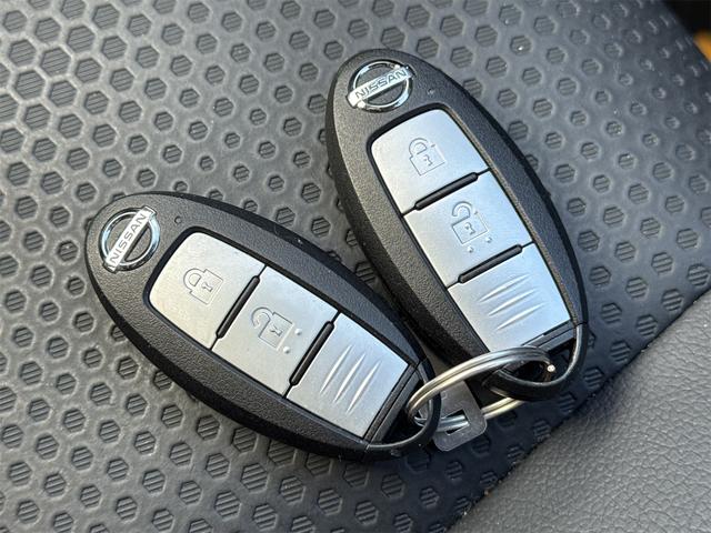 エクストレイル ２０Ｓ　Ｖセレクション　４ＷＤ　バックカメラ　クリアランスソナー　衝突被害軽減システム　ナビ　ＴＶ　オートライト　アルミホイール　スマートキー　アイドリングストップ　電動格納ミラー　シートヒーター　ＣＶＴ　盗難防止システム（15枚目）