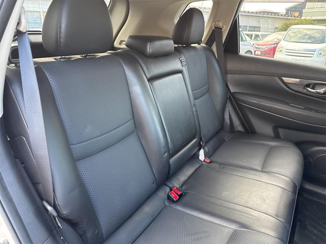 エクストレイル ２０Ｓ　Ｖセレクション　４ＷＤ　バックカメラ　クリアランスソナー　衝突被害軽減システム　ナビ　ＴＶ　オートライト　アルミホイール　スマートキー　アイドリングストップ　電動格納ミラー　シートヒーター　ＣＶＴ　盗難防止システム（35枚目）