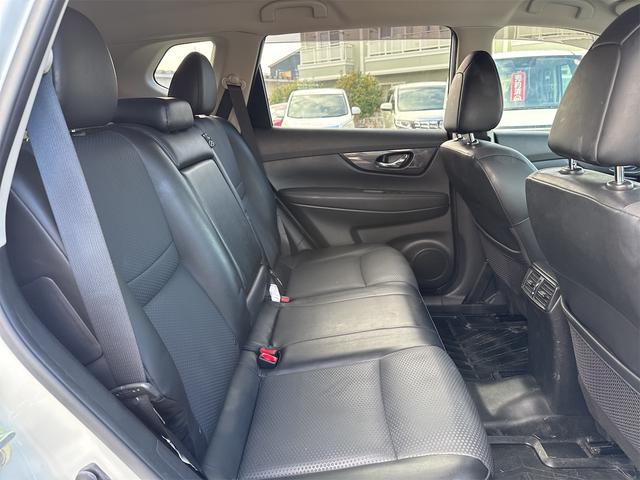 エクストレイル ２０Ｓ　Ｖセレクション　４ＷＤ　バックカメラ　クリアランスソナー　衝突被害軽減システム　ナビ　ＴＶ　オートライト　アルミホイール　スマートキー　アイドリングストップ　電動格納ミラー　シートヒーター　ＣＶＴ　盗難防止システム（36枚目）