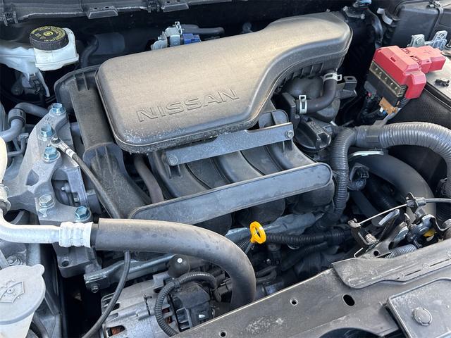 エクストレイル ２０Ｓ　Ｖセレクション　４ＷＤ　バックカメラ　クリアランスソナー　衝突被害軽減システム　ナビ　ＴＶ　オートライト　アルミホイール　スマートキー　アイドリングストップ　電動格納ミラー　シートヒーター　ＣＶＴ　盗難防止システム（59枚目）