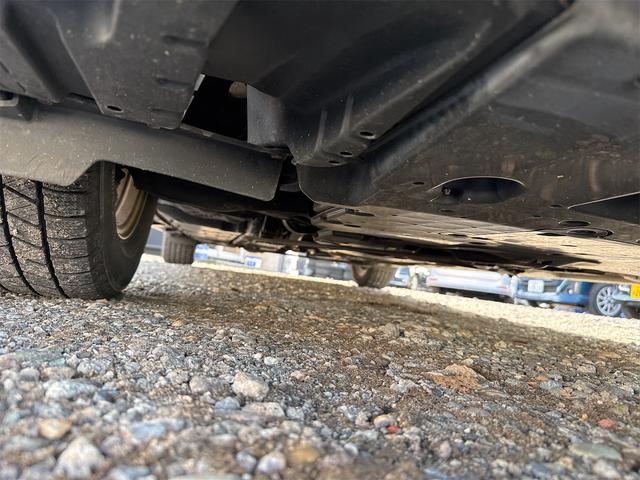 クラウンハイブリッド ロイヤル　オートクルーズコントロール　バックカメラ　ナビ　ＴＶ　アルミホイール　オートライト　ＨＩＤ　ＣＶＴ　シートヒーター　スマートキー　電動格納ミラー　盗難防止システム　ＣＤ　ＤＶＤ再生　Ｂｌｕｅｔｏｏｔｈ（64枚目）