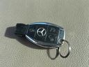 ＳＬ３５０　オープンカー　左ハンドル　ナビ　クリアランスソナー　オートクルーズコントロール　オートライト　ＨＩＤ　ヘッドライトウォッシャー　ＡＴ　キーレスエントリー　電動格納ミラー　シートヒーター　アルミホイール（42枚目）