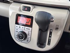 発進時や後退時に必ず操作するレバーです。操作のしやすさが肝になってきます。ぜひ一度体感してください。 6