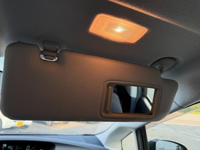 プリウス Ｓ　保証１年　後期型　修復歴無　ディーラー定期点検記録簿　走行９．６万ｋ　Ｂｌｕｅｔｏｏｔｈ　ＥＴＣ　エンジンスターター　寒冷地仕様　業者内装クリーニング　スマートキー　ＥＣＯＦＯＲＭＥ１５インチホイール（36枚目）