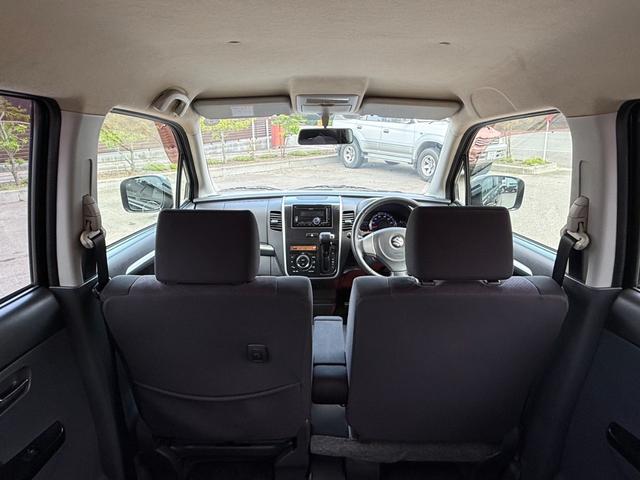 ワゴンＲスティングレー リミテッドＩＩ　保証１年　修復歴無し　４ＷＤ　定期点検記録簿　ＵＳＢ音楽接続　業者内装クリーニング　スマートキー２つ　エンジンスターター　車両取説　シートヒーター　１オーナー　ブリヂストン夏タイヤ　フォグランプ（7枚目）