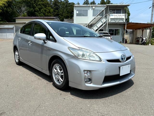 プリウス Ｇ　保証１年　修復歴無し　走行５．２万ｋ　ＨＤＤナビ　ＡＵＸ　ＴＶ　ＥＴＣ　バックカメラ　業者内装クリーニング　スマートキー　関東仕入れサビ無し　クルーズコントロール　ディーラー点検車（2枚目）