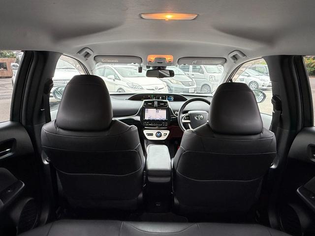 プリウス Ａプレミアム　ツーリングセレクション　保証１年　修復無　走行９．６万ｋ　４ＷＤ　９インチＳＤナビ　Ｂｌｕｅｔｏｏｔｈ　ＴＶ　バックカメラ　ドラレコ　ＥＴＣ　業者内装クリーニング　スマートキー　中部仕入サビ無　シートヒーター　革パワーシート（7枚目）