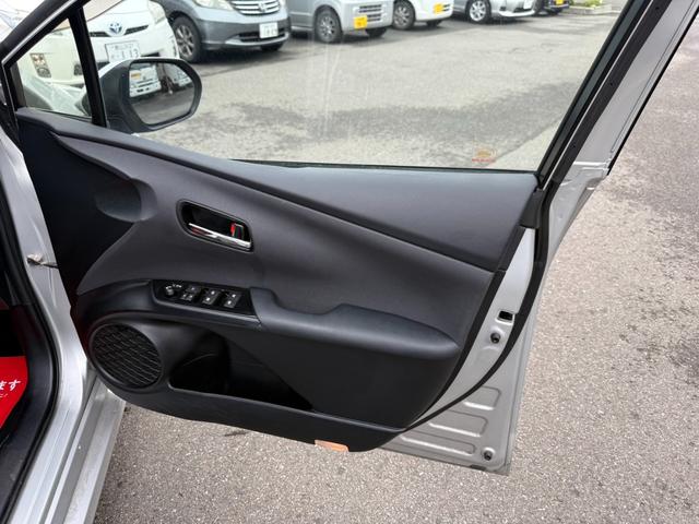 プリウス Ａプレミアム　ツーリングセレクション　保証１年　修復無　走行９．６万ｋ　４ＷＤ　９インチＳＤナビ　Ｂｌｕｅｔｏｏｔｈ　ＴＶ　バックカメラ　ドラレコ　ＥＴＣ　業者内装クリーニング　スマートキー　中部仕入サビ無　シートヒーター　革パワーシート（49枚目）
