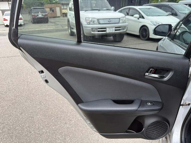 プリウス Ａプレミアム　ツーリングセレクション　保証１年　修復無　走行９．６万ｋ　４ＷＤ　９インチＳＤナビ　Ｂｌｕｅｔｏｏｔｈ　ＴＶ　バックカメラ　ドラレコ　ＥＴＣ　業者内装クリーニング　スマートキー　中部仕入サビ無　シートヒーター　革パワーシート（52枚目）