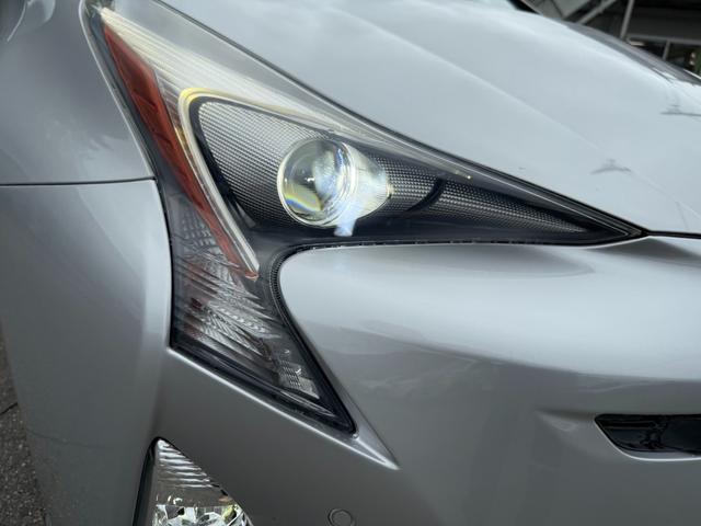 プリウス Ａプレミアム　ツーリングセレクション　保証１年　修復無　走行９．６万ｋ　４ＷＤ　９インチＳＤナビ　Ｂｌｕｅｔｏｏｔｈ　ＴＶ　バックカメラ　ドラレコ　ＥＴＣ　業者内装クリーニング　スマートキー　中部仕入サビ無　シートヒーター　革パワーシート（68枚目）