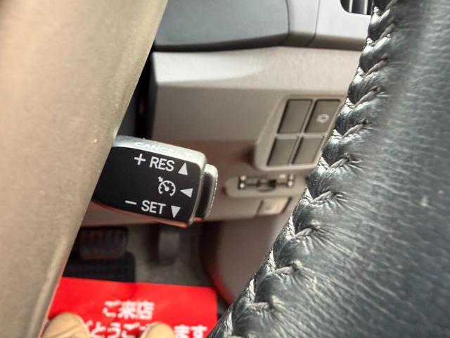 プリウス Ｇ　ＬＥＤエディション　保証１年　修復歴無し　ディーラー定期点検記録簿　８インチＨＤＤナビ　フルセグ　バックカメラ　ＥＴＣ　クルコン　車両取説　業者内装クリーニング　スマートキー　２０２１年製ブリヂストン夏タイヤ　１オーナー（34枚目）