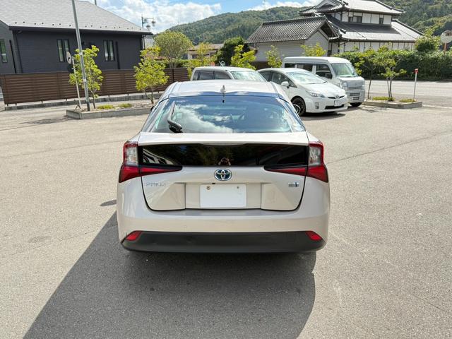 プリウス Ａ　保証１年　修復歴無　定期点検記録簿　ＳＤナビ　Ｂｌｕｅｔｏｏｔｈ　ＴＶ　バックカメラ　ＥＴＣ　業者内装クリーニング　全方位カメラ　スマートキー　リチウムイオンＨＶ　２０２３年ヨコハマ夏タイヤ　ドラレコ（15枚目）