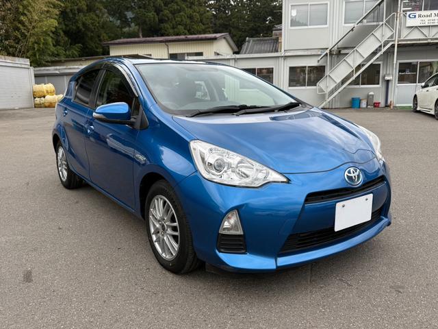 アクア Ｓ　保証１年　修復無　走行４．９万ｋ　ディーラー点検車　ＳＤナビ　Ｂｌｕｅｔｏｏｔｈ　ワンセグ　バックカメラ　寒冷地仕様　車両取説　業者内装クリーニング　スマートキー２個　２０２３年製グッドイヤー夏タイヤ（2枚目）