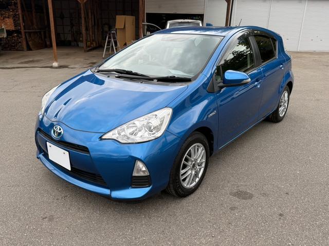 アクア Ｓ　保証１年　修復無　走行４．９万ｋ　ディーラー点検車　ＳＤナビ　Ｂｌｕｅｔｏｏｔｈ　ワンセグ　バックカメラ　寒冷地仕様　車両取説　業者内装クリーニング　スマートキー２個　２０２３年製グッドイヤー夏タイヤ（3枚目）