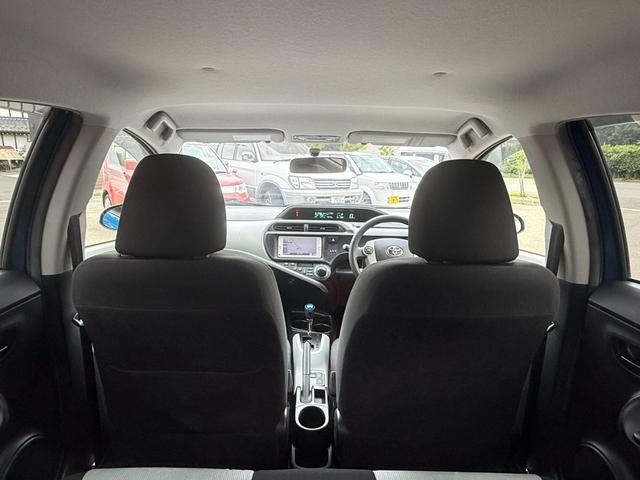 アクア Ｓ　保証１年　修復無　走行４．９万ｋ　ディーラー点検車　ＳＤナビ　Ｂｌｕｅｔｏｏｔｈ　ワンセグ　バックカメラ　寒冷地仕様　車両取説　業者内装クリーニング　スマートキー２個　２０２３年製グッドイヤー夏タイヤ（7枚目）