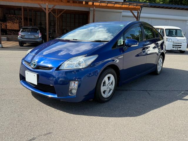 プリウス Ｓ　保証１年　修復歴無し　走行１．８万ｋ　ディーラー点検車　ＨＤＤナビ　Ｂｌｕｅｔｏｏｔｈ　ワンセグＴＶ　車両取説　業者内装クリーニング　スマートキー２個　関東仕入れ　ヨコハマ夏タイヤ　１オーナー（3枚目）