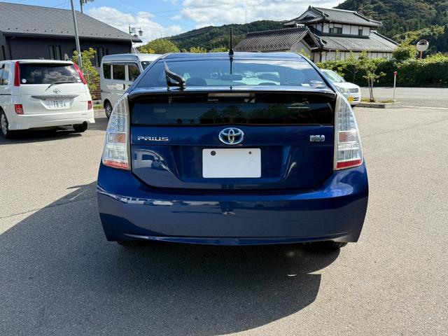 プリウス Ｓ　保証１年　修復歴無し　走行１．８万ｋ　ディーラー点検車　ＨＤＤナビ　Ｂｌｕｅｔｏｏｔｈ　ワンセグＴＶ　車両取説　業者内装クリーニング　スマートキー２個　関東仕入れ　ヨコハマ夏タイヤ　１オーナー（15枚目）