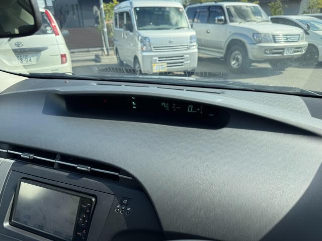 プリウス Ｓ　保証１年　修復歴無し　走行１．８万ｋ　ディーラー点検車　ＨＤＤナビ　Ｂｌｕｅｔｏｏｔｈ　ワンセグＴＶ　車両取説　業者内装クリーニング　スマートキー２個　関東仕入れ　ヨコハマ夏タイヤ　１オーナー（18枚目）