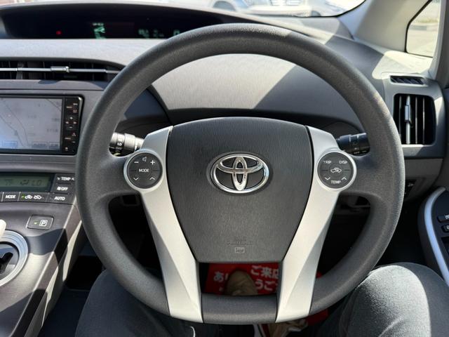 プリウス Ｓ　保証１年　修復歴無し　走行１．８万ｋ　ディーラー点検車　ＨＤＤナビ　Ｂｌｕｅｔｏｏｔｈ　ワンセグＴＶ　車両取説　業者内装クリーニング　スマートキー２個　関東仕入れ　ヨコハマ夏タイヤ　１オーナー（20枚目）