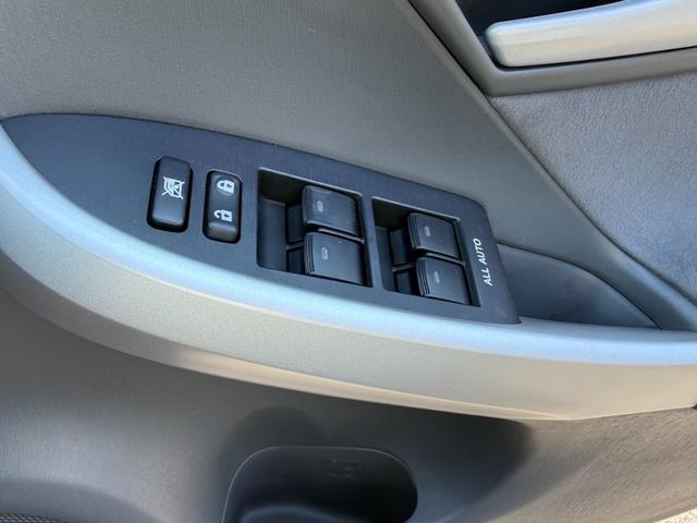 プリウス Ｓ　保証１年　修復歴無し　走行１．８万ｋ　ディーラー点検車　ＨＤＤナビ　Ｂｌｕｅｔｏｏｔｈ　ワンセグＴＶ　車両取説　業者内装クリーニング　スマートキー２個　関東仕入れ　ヨコハマ夏タイヤ　１オーナー（31枚目）
