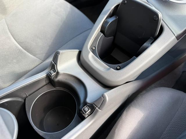 プリウス Ｓ　保証１年　修復歴無し　走行１．８万ｋ　ディーラー点検車　ＨＤＤナビ　Ｂｌｕｅｔｏｏｔｈ　ワンセグＴＶ　車両取説　業者内装クリーニング　スマートキー２個　関東仕入れ　ヨコハマ夏タイヤ　１オーナー（34枚目）