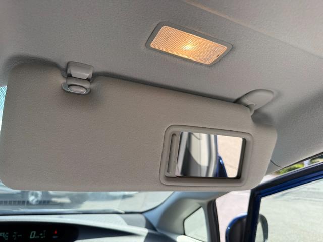 プリウス Ｓ　保証１年　修復歴無し　走行１．８万ｋ　ディーラー点検車　ＨＤＤナビ　Ｂｌｕｅｔｏｏｔｈ　ワンセグＴＶ　車両取説　業者内装クリーニング　スマートキー２個　関東仕入れ　ヨコハマ夏タイヤ　１オーナー（36枚目）