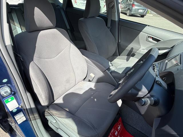 プリウス Ｓ　保証１年　修復歴無し　走行１．８万ｋ　ディーラー点検車　ＨＤＤナビ　Ｂｌｕｅｔｏｏｔｈ　ワンセグＴＶ　車両取説　業者内装クリーニング　スマートキー２個　関東仕入れ　ヨコハマ夏タイヤ　１オーナー（44枚目）