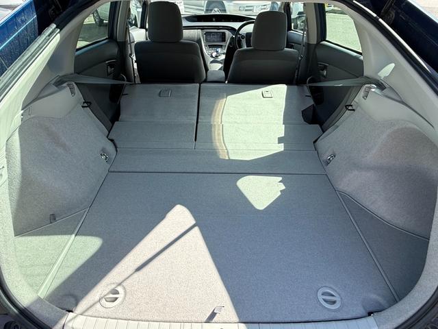 プリウス Ｓ　保証１年　修復歴無し　走行１．８万ｋ　ディーラー点検車　ＨＤＤナビ　Ｂｌｕｅｔｏｏｔｈ　ワンセグＴＶ　車両取説　業者内装クリーニング　スマートキー２個　関東仕入れ　ヨコハマ夏タイヤ　１オーナー（55枚目）