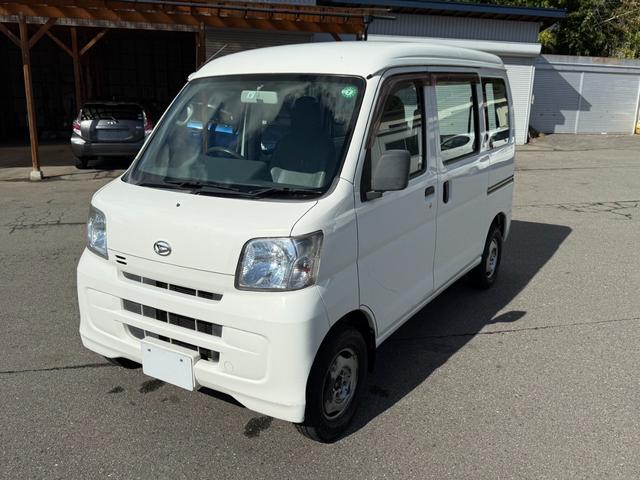 ハイゼットカーゴ スペシャル　保証１年　修復歴無　四駆　ディーラー点検車　純正オーディオ　集中ロック　軽貨物　４ナンバー　黒ナンバー可　両側スライド　車両取説　４ＡＴ　４ＷＤ　２０２４年製グッドイヤー夏タイヤ　ライトレベライザー（3枚目）