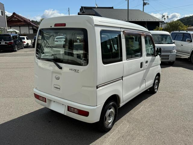 ハイゼットカーゴ スペシャル　保証１年　修復歴無　四駆　ディーラー点検車　純正オーディオ　集中ロック　軽貨物　４ナンバー　黒ナンバー可　両側スライド　車両取説　４ＡＴ　４ＷＤ　２０２４年製グッドイヤー夏タイヤ　ライトレベライザー（11枚目）