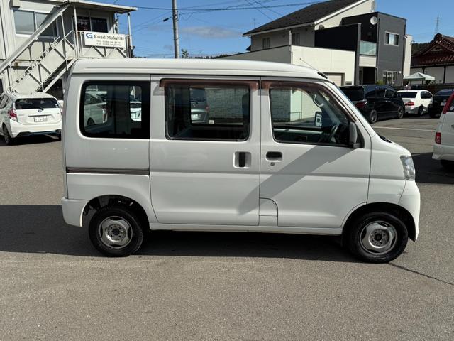 ハイゼットカーゴ スペシャル　保証１年　修復歴無　四駆　ディーラー点検車　純正オーディオ　集中ロック　軽貨物　４ナンバー　黒ナンバー可　両側スライド　車両取説　４ＡＴ　４ＷＤ　２０２４年製グッドイヤー夏タイヤ　ライトレベライザー（12枚目）