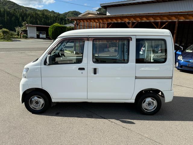 ハイゼットカーゴ スペシャル　保証１年　修復歴無　四駆　ディーラー点検車　純正オーディオ　集中ロック　軽貨物　４ナンバー　黒ナンバー可　両側スライド　車両取説　４ＡＴ　４ＷＤ　２０２４年製グッドイヤー夏タイヤ　ライトレベライザー（14枚目）