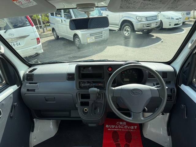 ハイゼットカーゴ スペシャル　保証１年　修復歴無　四駆　ディーラー点検車　純正オーディオ　集中ロック　軽貨物　４ナンバー　黒ナンバー可　両側スライド　車両取説　４ＡＴ　４ＷＤ　２０２４年製グッドイヤー夏タイヤ　ライトレベライザー（17枚目）