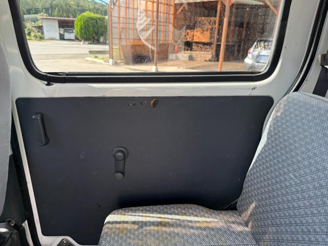 ハイゼットカーゴ スペシャル　保証１年　修復歴無　四駆　ディーラー点検車　純正オーディオ　集中ロック　軽貨物　４ナンバー　黒ナンバー可　両側スライド　車両取説　４ＡＴ　４ＷＤ　２０２４年製グッドイヤー夏タイヤ　ライトレベライザー（51枚目）