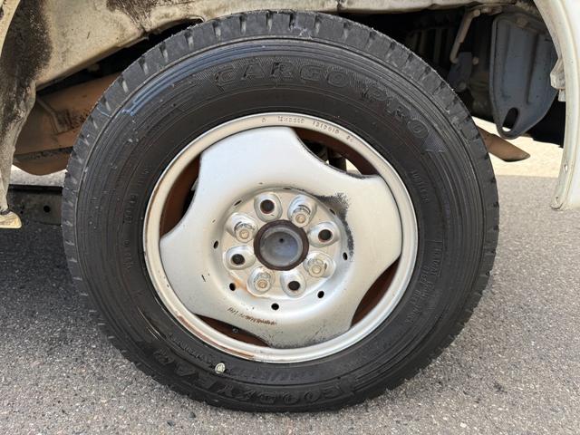 ハイゼットカーゴ スペシャル　保証１年　修復歴無　四駆　ディーラー点検車　純正オーディオ　集中ロック　軽貨物　４ナンバー　黒ナンバー可　両側スライド　車両取説　４ＡＴ　４ＷＤ　２０２４年製グッドイヤー夏タイヤ　ライトレベライザー（60枚目）