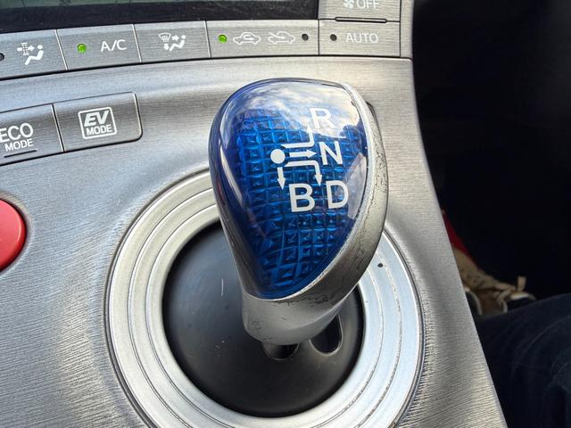 プリウス Ｓ　保証１年　修復歴無　ディーラー点検車　純正ＯＰフルエアロ　寒冷地仕様　ＳＤナビ　フルセグ　Ｂｌｕｅｔｏｏｔｈ　バックカメラ　ＥＴＣ　エンジンスターター　スマートキー２個　ドラレコ　ブリヂストン夏タイヤ（27枚目）