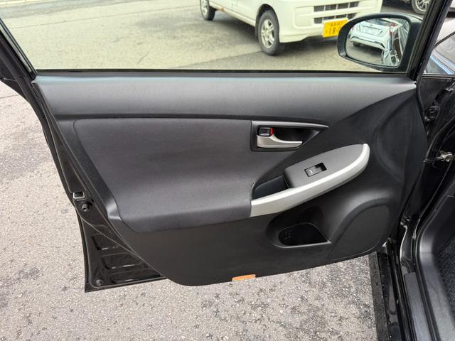 プリウス Ｓ　保証１年　修復歴無　ディーラー点検車　純正ＯＰフルエアロ　寒冷地仕様　ＳＤナビ　フルセグ　Ｂｌｕｅｔｏｏｔｈ　バックカメラ　ＥＴＣ　エンジンスターター　スマートキー２個　ドラレコ　ブリヂストン夏タイヤ（53枚目）