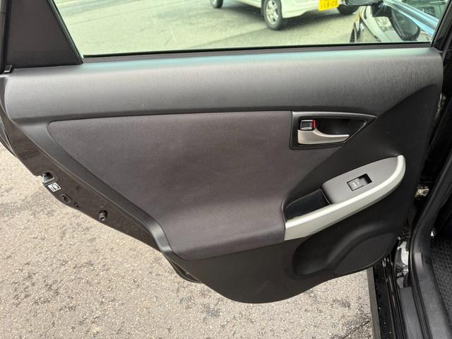 プリウス Ｓ　保証１年　修復歴無　ディーラー点検車　純正ＯＰフルエアロ　寒冷地仕様　ＳＤナビ　フルセグ　Ｂｌｕｅｔｏｏｔｈ　バックカメラ　ＥＴＣ　エンジンスターター　スマートキー２個　ドラレコ　ブリヂストン夏タイヤ（54枚目）