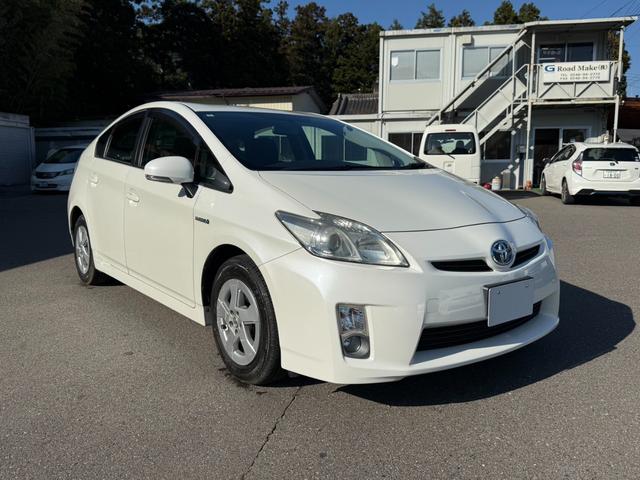 プリウス Ｓ　保証１年　修復歴無し　走行２．５万ｋ　千葉県ディーラー点検車　ＨＤＤナビ　Ｂｌｕｅｔｏｏｔｈ　ワンセグＴＶ　バックカメラ　ＥＴＣ　車両取説　業者内装クリーニング　スマートキー２つ　関東仕入れサビ無し（2枚目）