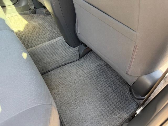 プリウス Ｓ　保証１年　修復歴無し　走行２．５万ｋ　千葉県ディーラー点検車　ＨＤＤナビ　Ｂｌｕｅｔｏｏｔｈ　ワンセグＴＶ　バックカメラ　ＥＴＣ　車両取説　業者内装クリーニング　スマートキー２つ　関東仕入れサビ無し（48枚目）