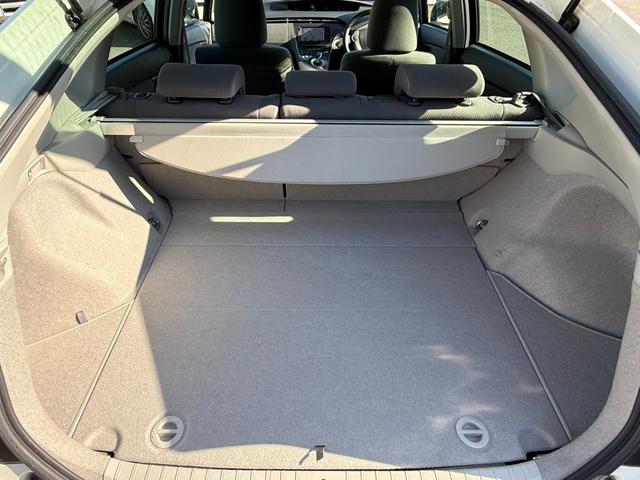 プリウス Ｓ　保証１年　修復歴無し　走行２．５万ｋ　千葉県ディーラー点検車　ＨＤＤナビ　Ｂｌｕｅｔｏｏｔｈ　ワンセグＴＶ　バックカメラ　ＥＴＣ　車両取説　業者内装クリーニング　スマートキー２つ　関東仕入れサビ無し（54枚目）